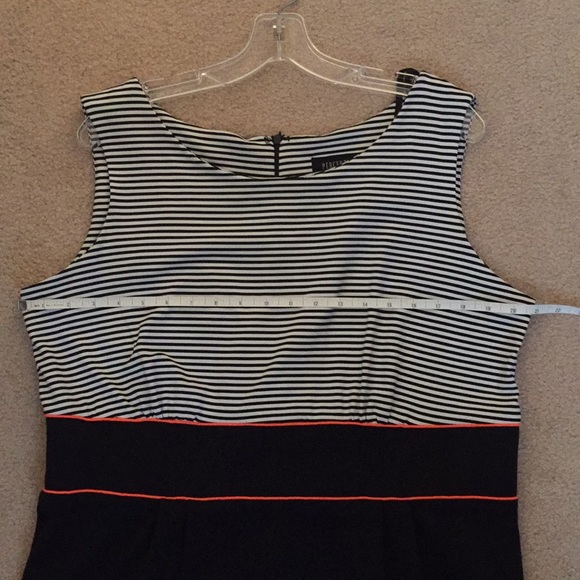 2 piece dress with jacket - Picture 6 of 8